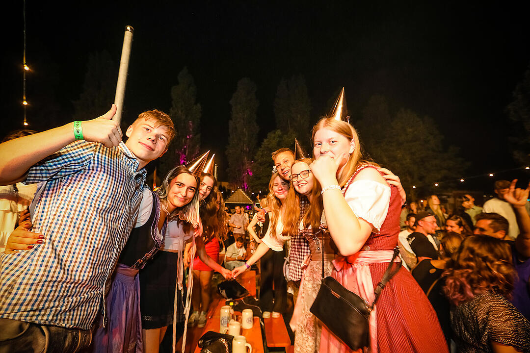 Erstklassige Stimmung mit den Almrockern!