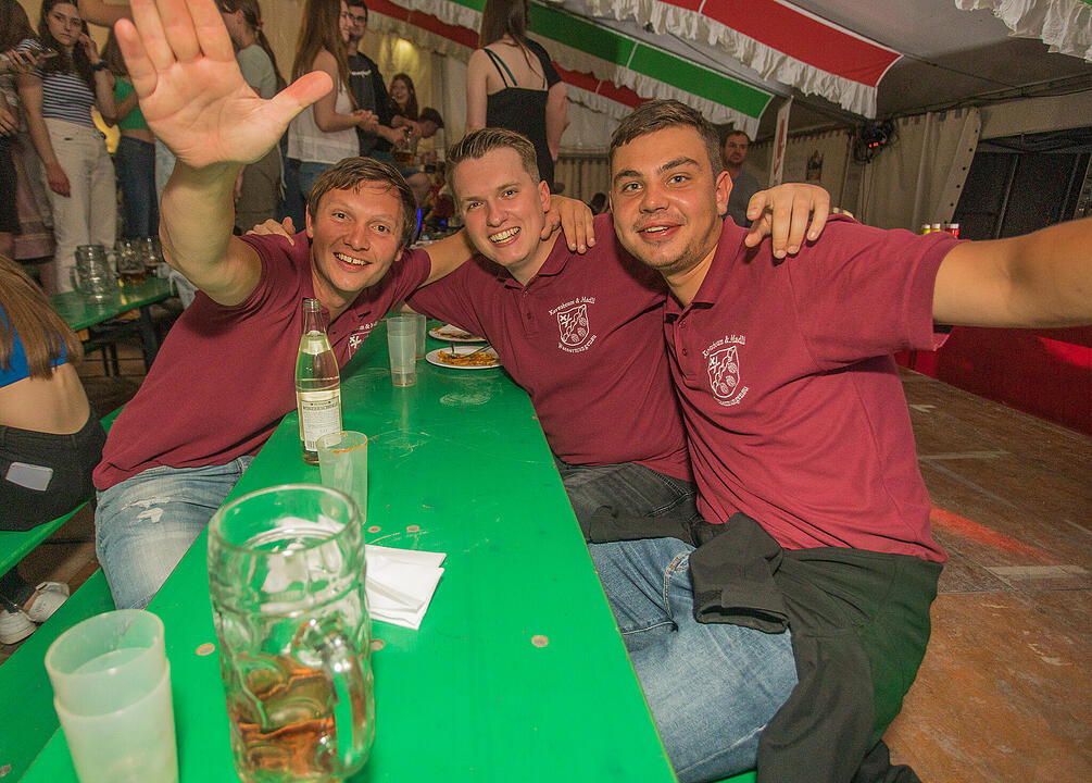 Die Cover- und Partyband "Tasty 7" spielten am Samstag.