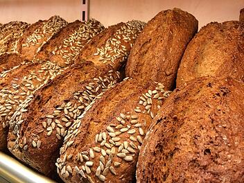Dinkel-Vollkorn-Brot: mit Sonnenblumenkernen oder Haferflocken ein wahrer Genuss!