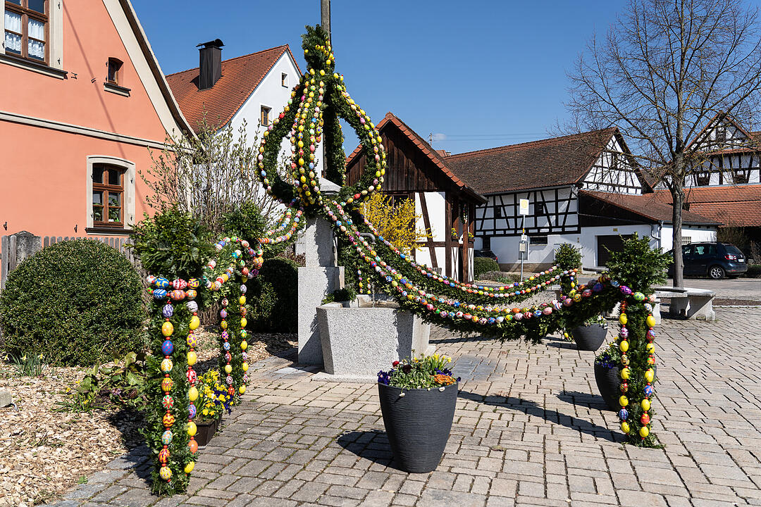 Osterbrunnen Roßdorf am Forst