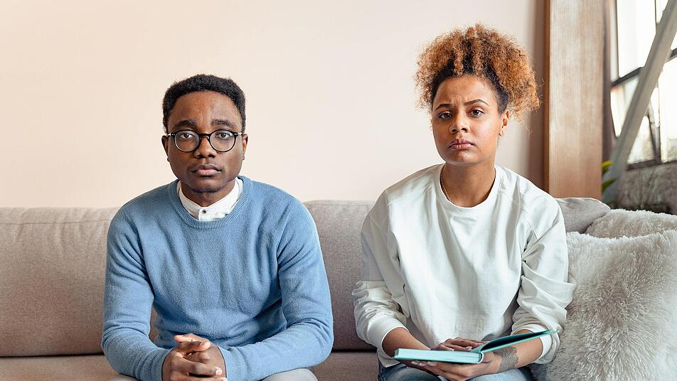 Toxische Beziehungen kennen eine Vielzahl der Deutschen, doch wie kommt es überhaupt dazu und wie erkenne ich eine toxische Person? Bild: pexels-anthony-shkraba-7579111