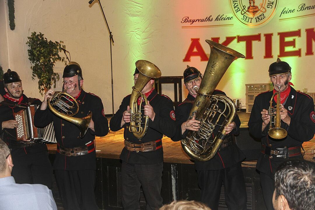 Mit der Altneihauser Feierwehrkapell'n