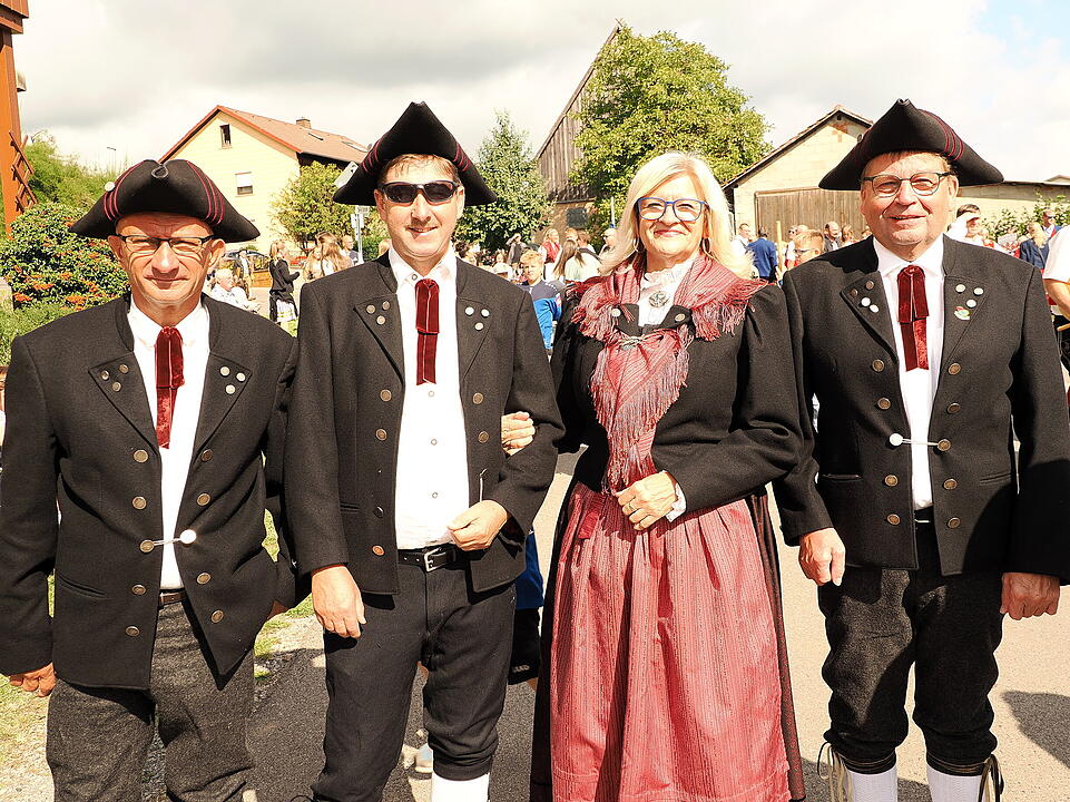 Motivwägen, Trachtengruppen und Musik-Kapellen