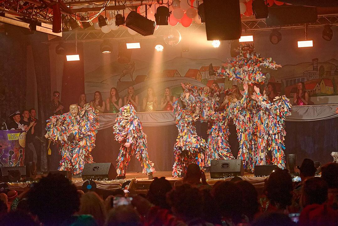 Motto: "Licht aus! Spot an! 70er Disco"