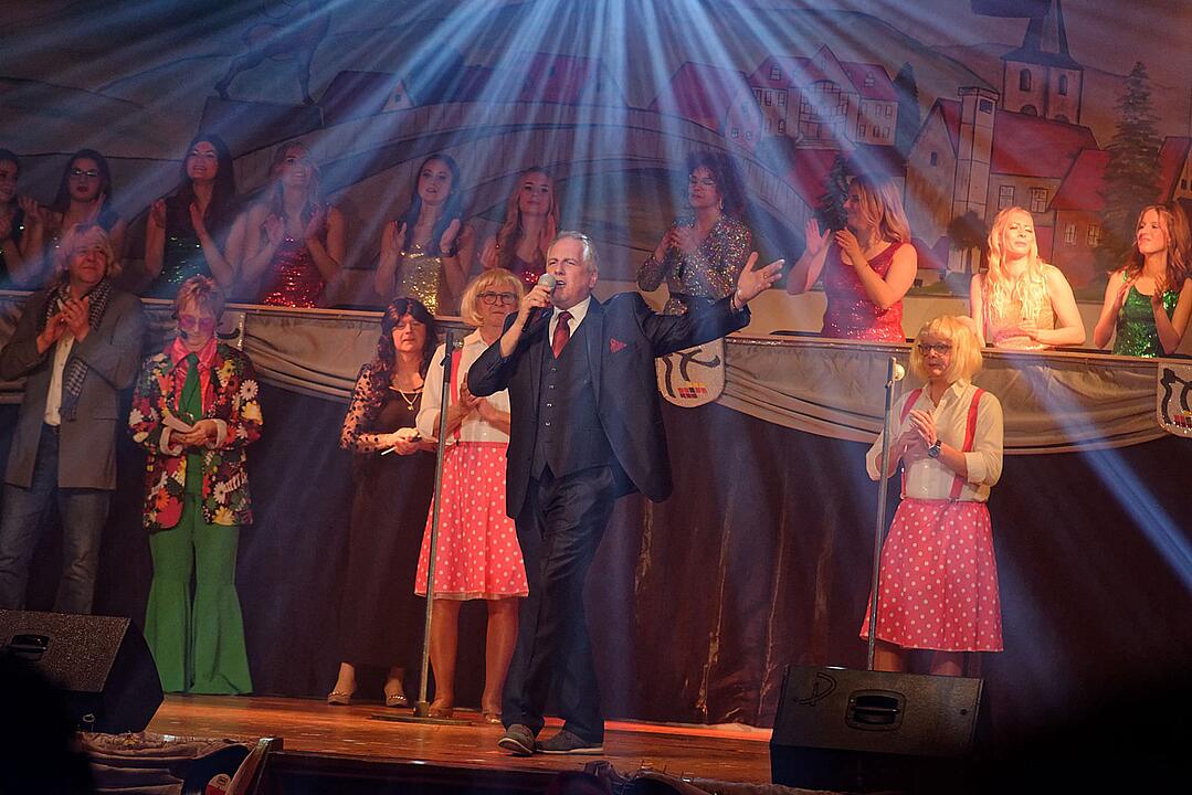 Motto: "Licht aus! Spot an! 70er Disco"
