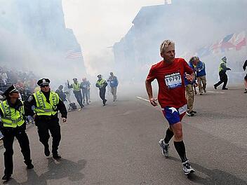 Bei einem Bombenanschlag im Zielbereich des Bostoner Stadtmarathons sind am Montagabend mindestens drei Menschen ums Leben gekommen. Foto: dpa