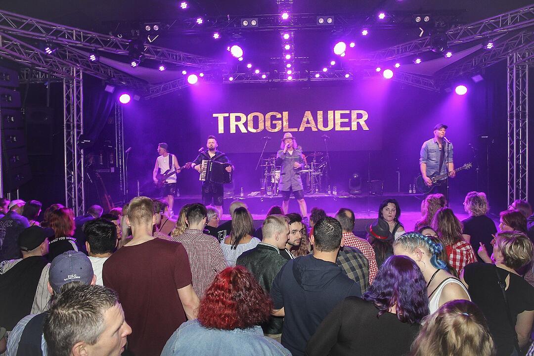Heavy Volxmusic in Trockau