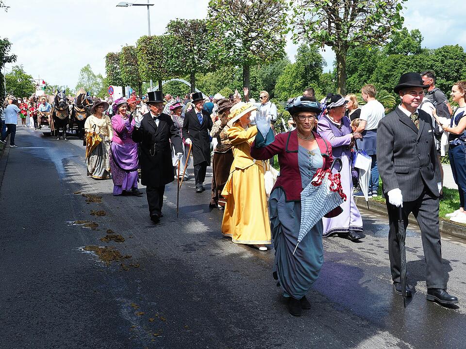Großer historischer Festzug durch Bad Kissingen!