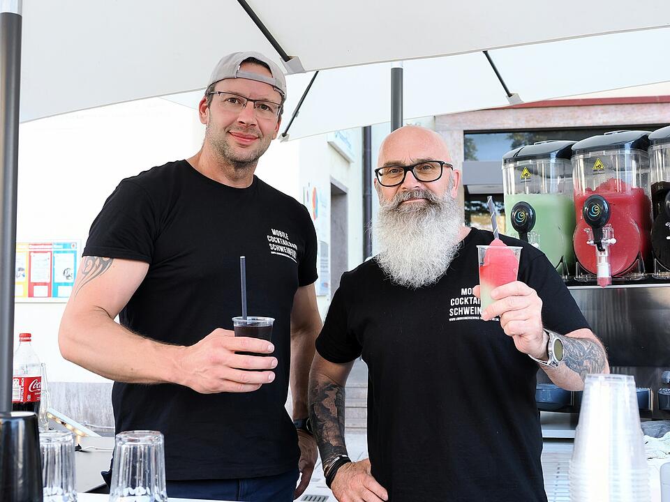 Burger, BBQ und Spezialitäten aus verschiedenen Ländern!