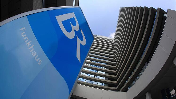 Auf München konzentrierte Medienmacht - das Funkhaus des Bayerischen Rundfunks Foto: dpa