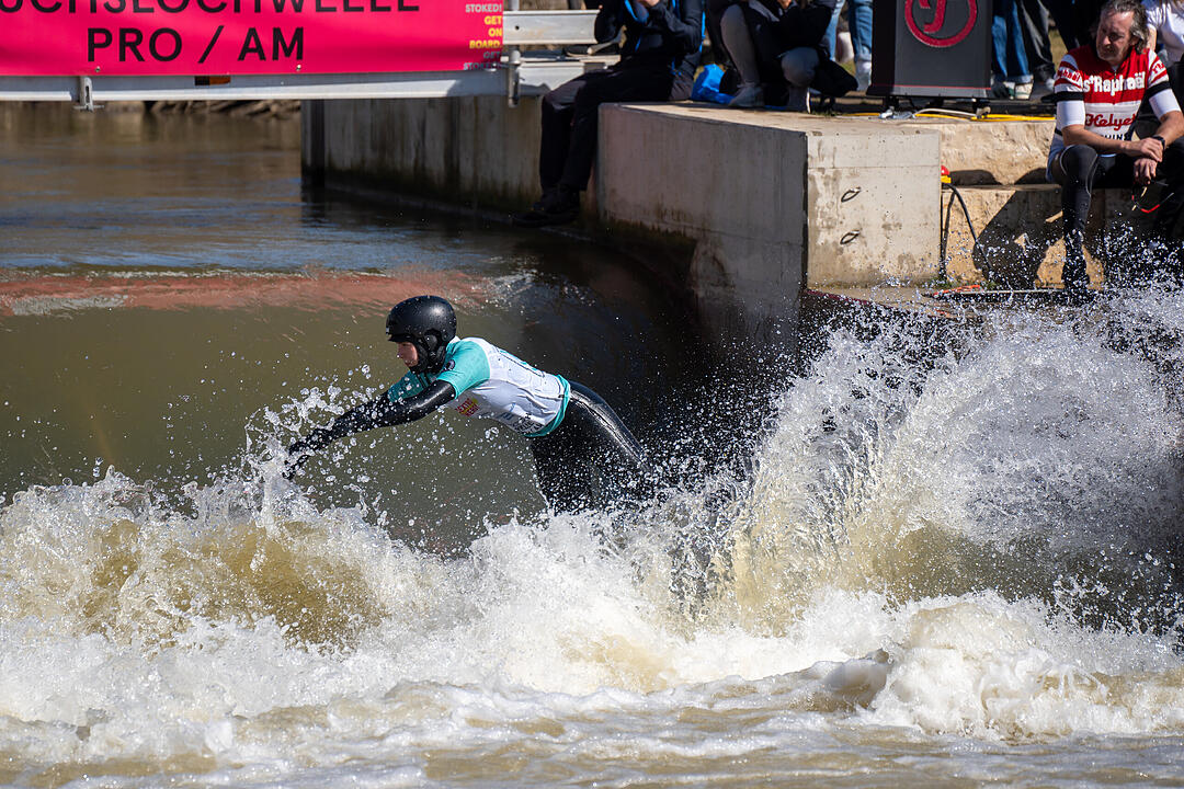Die Surferwelle mitten in Nürnberg