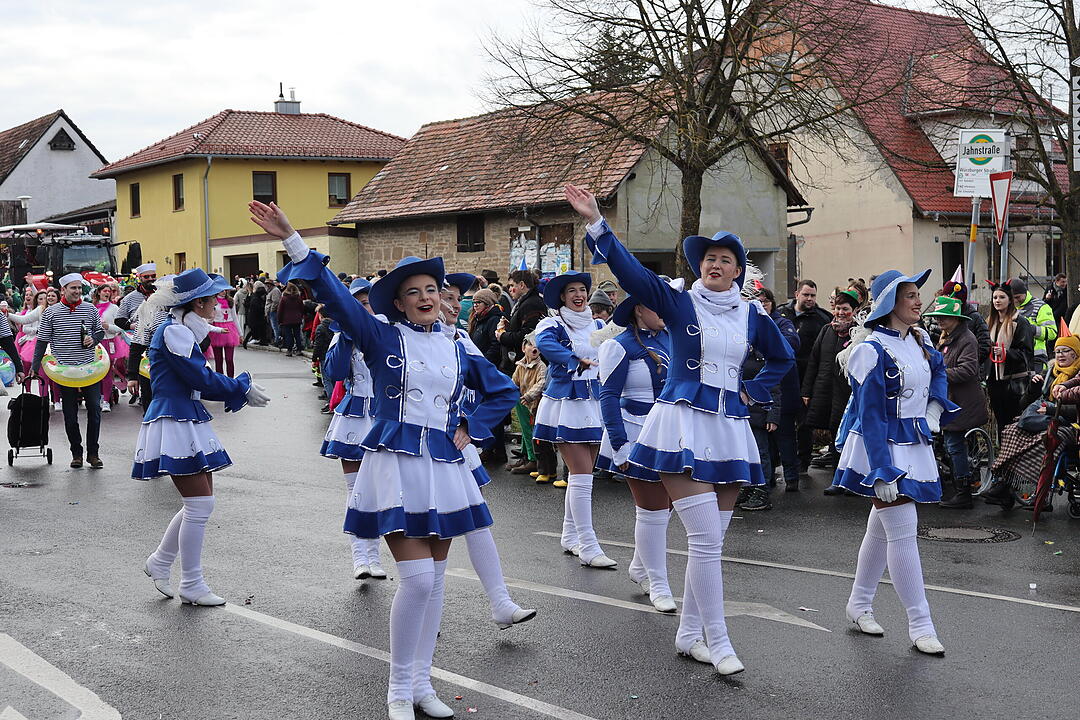 Die Hauptstrasse wurde zur Partymeile