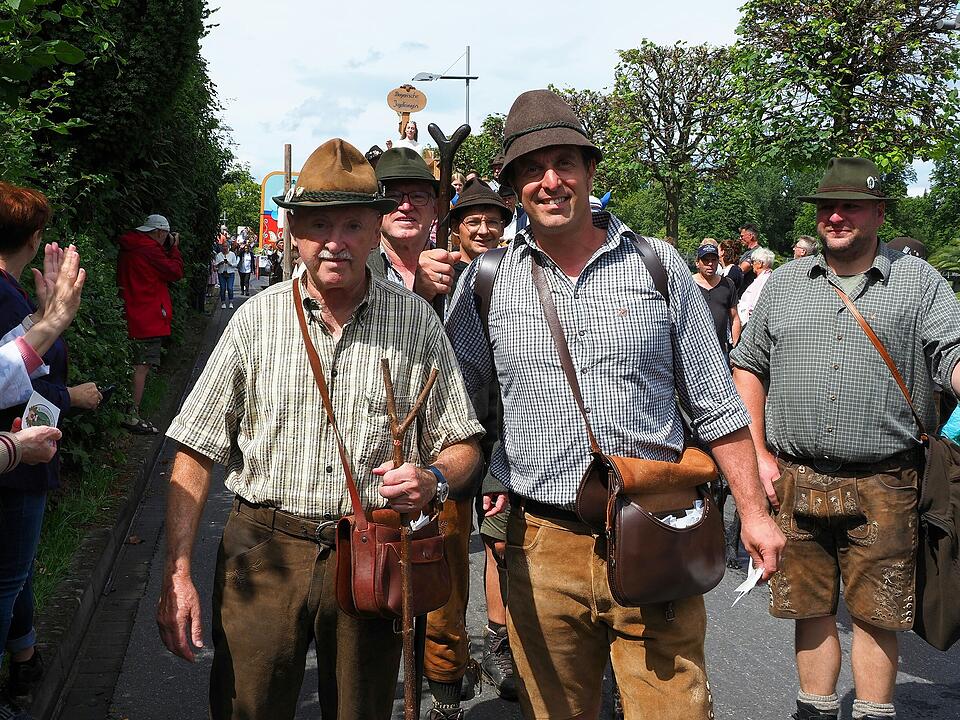Großer historischer Festzug durch Bad Kissingen!