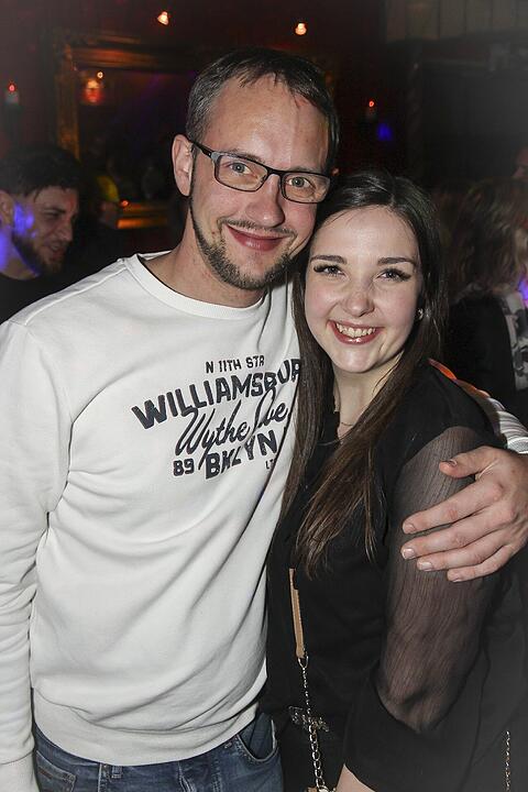 Volles Haus, erwachsene Partypeople und eine ausgelassene Feier!
