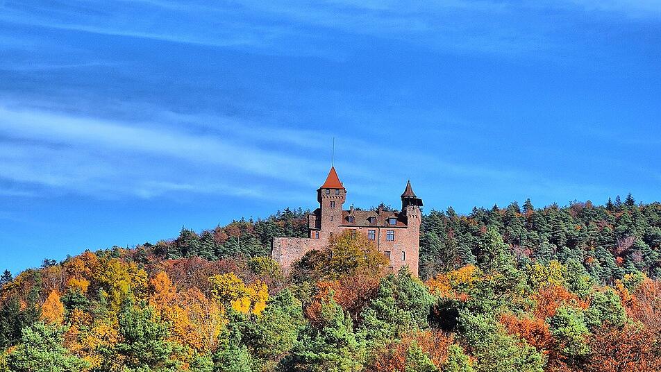 Burg Berwartstein befindet sich mitten im Dahner Felsenland.