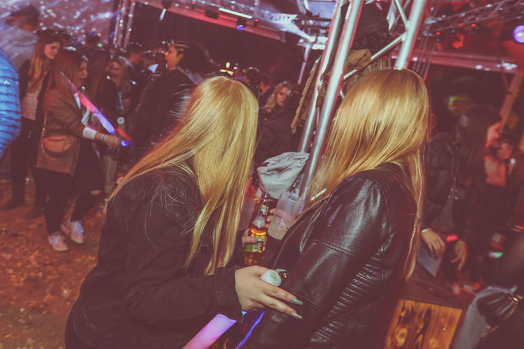 Neon Mixxed Clash m/ DJ Da Base + Nora & Chris