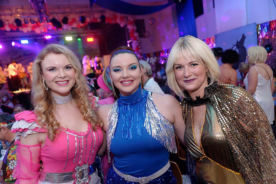 Motto: "Licht aus! Spot an! 70er Disco"