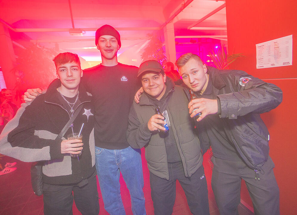 Nach dem einschlagenden Erfolg der ersten Kufa Club Night wurde ausgelassen die 2. Auflage gefeiert.
