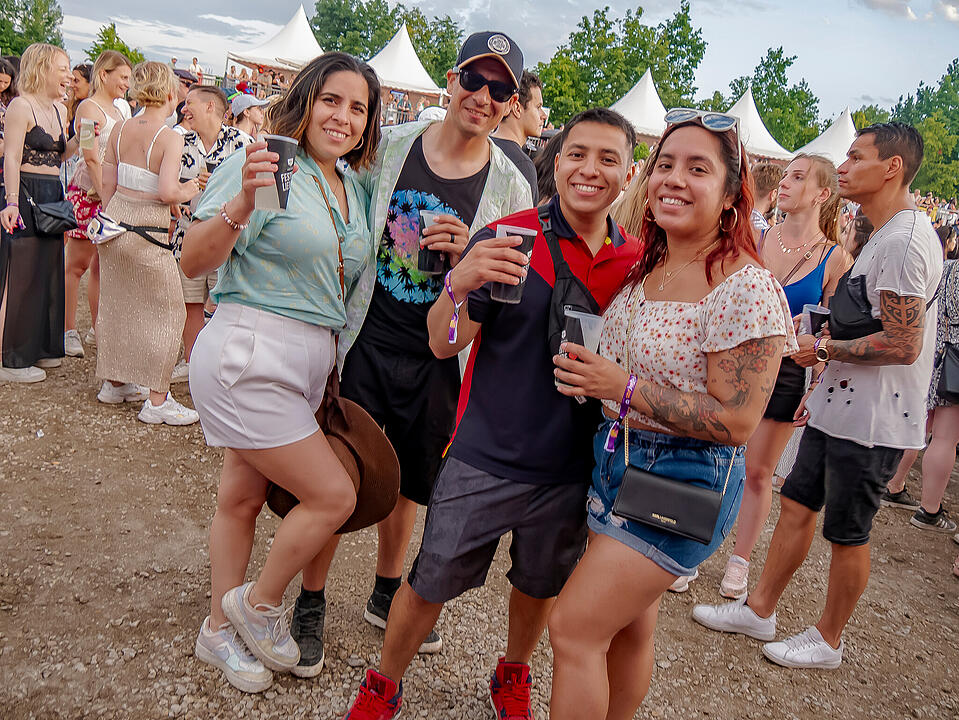 Mit internationalen und nationalen Live-Acts!