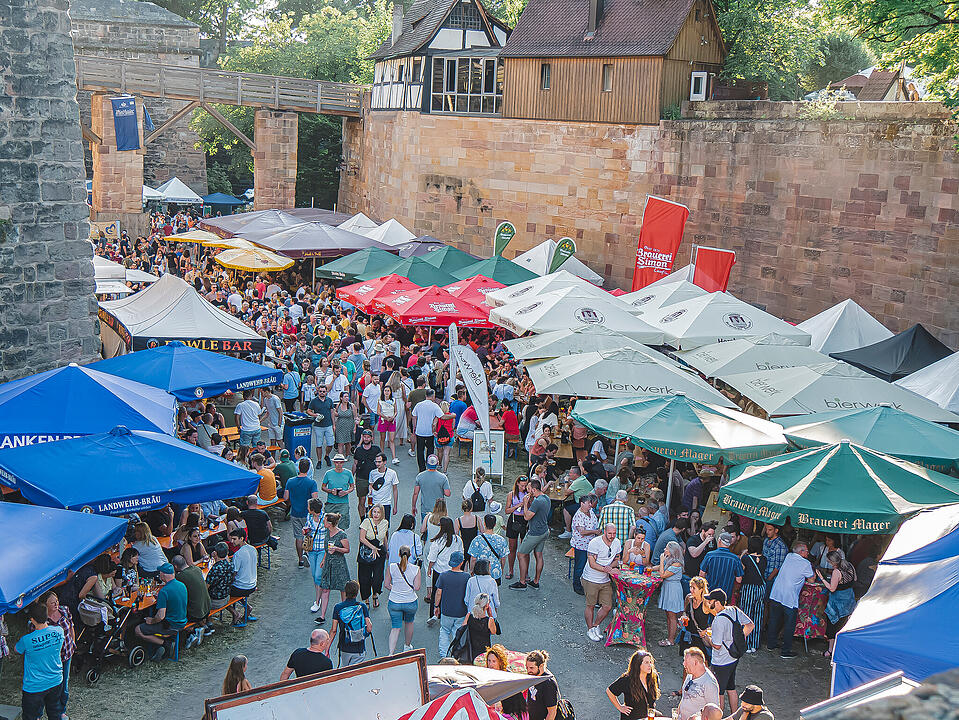 Fantastische Stimmung im Burggraben