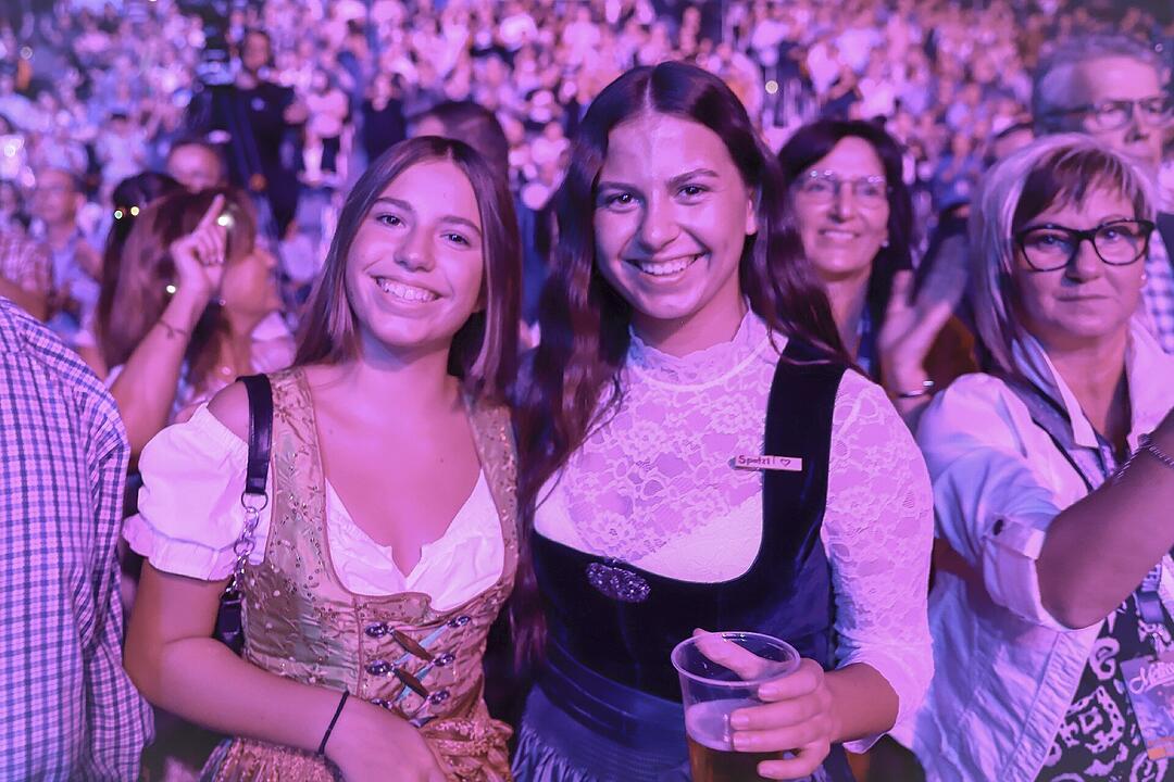 Melissa Naschenweng live in Hof - Wir haben die besten Bilder vom Konzert!