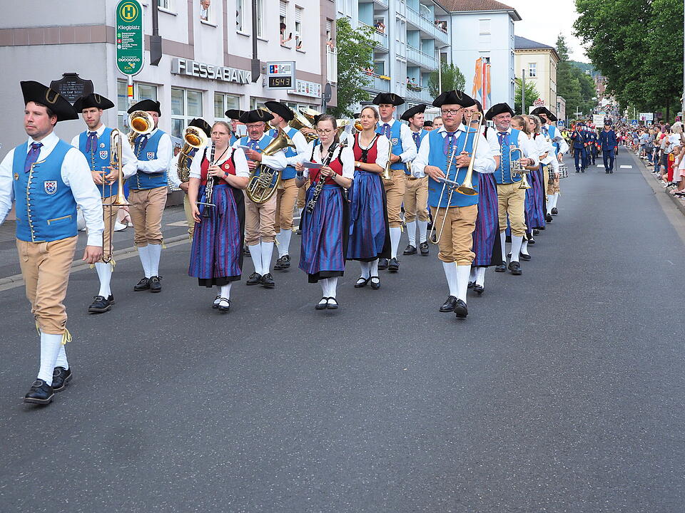 Großer historischer Festzug durch Bad Kissingen!