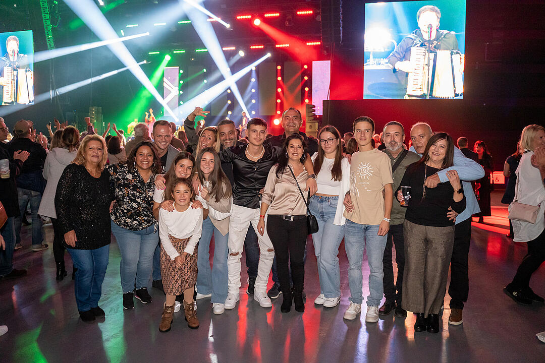 Ricchi e Poveri, Gemelli Diversi, Pino Barone Band, u.v.m.