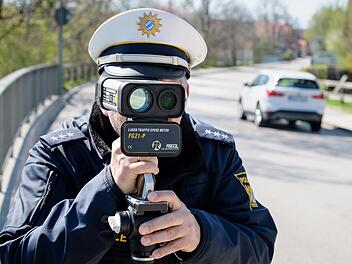 Beim 6. Blitzmarathon waren in Bayern rund 1900 Polizeibeamte im Einsatz. Balk/dpa