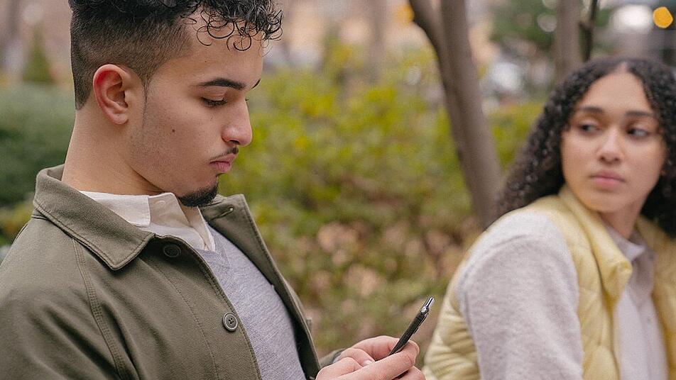 Eifersucht überwinden – Mit diesen Tipps die Ängste bekämpfen  