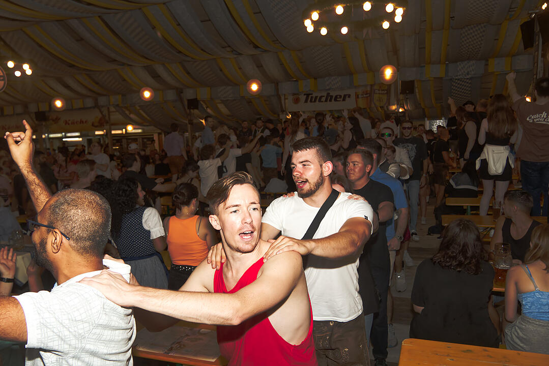 Das Herbstfest ist eröffnet.