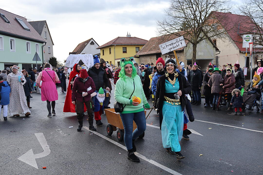 Die Hauptstrasse wurde zur Partymeile