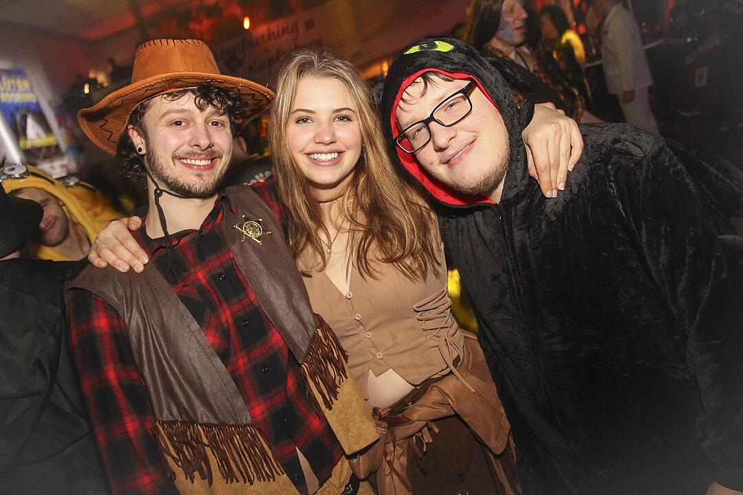 Beste Stimmung beim Kupferberger Blütenfasching!