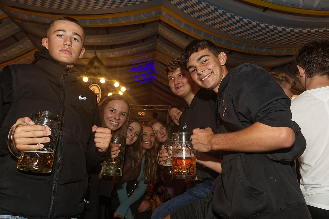 Beste Stimmung beim zweitgrößten Volksfest Bayerns