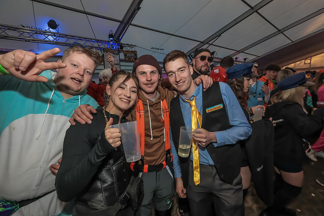 Im großen Festzelt wurde richtig gefeiert!