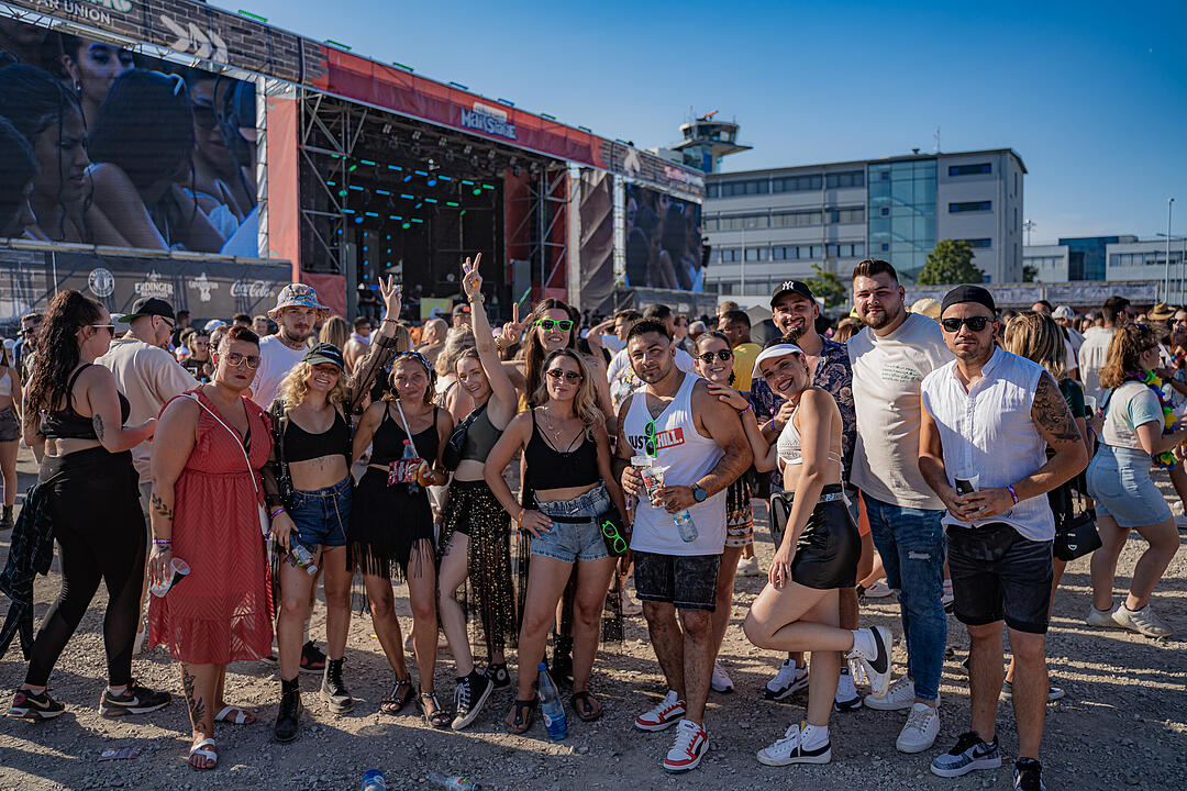 Mit vielen internationalen und nationalen Live-Acts!