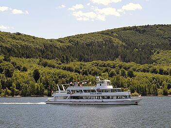 Der Rursee: ein wahres Naturjuwel für eine Fahrt mit dem Schiff.