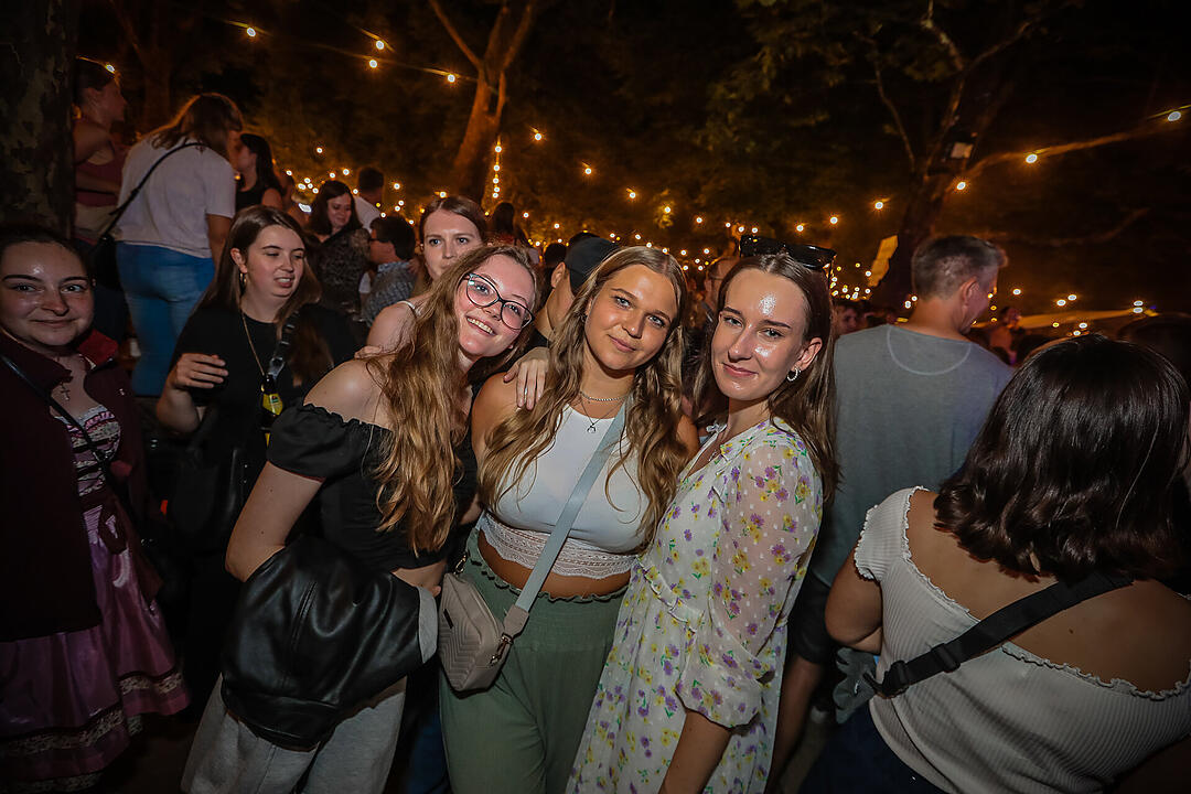 Impressionen vom größten Weinfest in Franken!