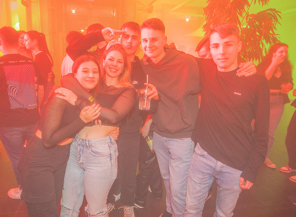 Nach dem einschlagenden Erfolg der ersten Kufa Club Night wurde ausgelassen die 2. Auflage gefeiert.