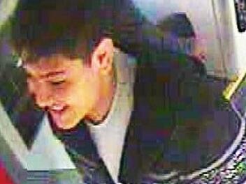 Nach diesem Teenager fahndet die Polizei in Köln. Foto: Polizei Köln