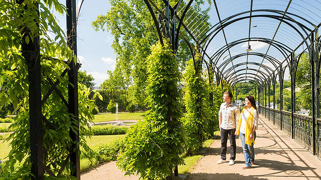 Lustwandeln im Garten des Schlosses Oranienstein ganz wie zu barocken Zeiten.