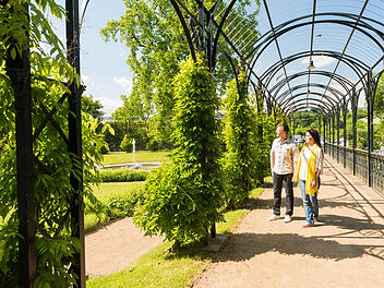 Lustwandeln im Garten des Schlosses Oranienstein ganz wie zu barocken Zeiten.