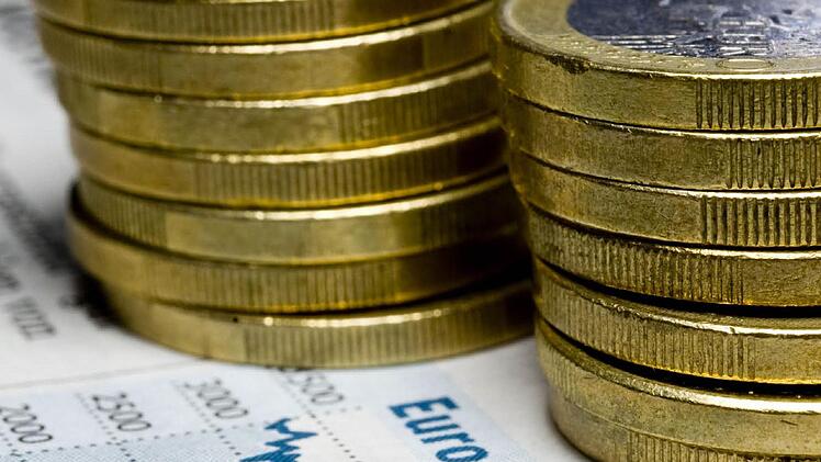 Aktienfonds können gute Renditen bringen. Was sich durch die Investmentsteuerreform für Anleger ändert, erklären zwei Experten bei unserer Telefonaktion. Foto: Jens Schierenbeck/dpa
