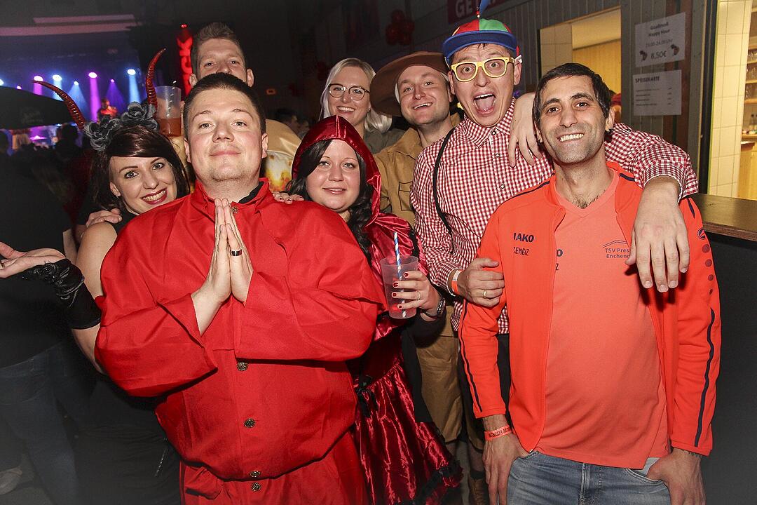 Faschingsparty vom Feinsten in der Stadthalle Stadtsteinach.