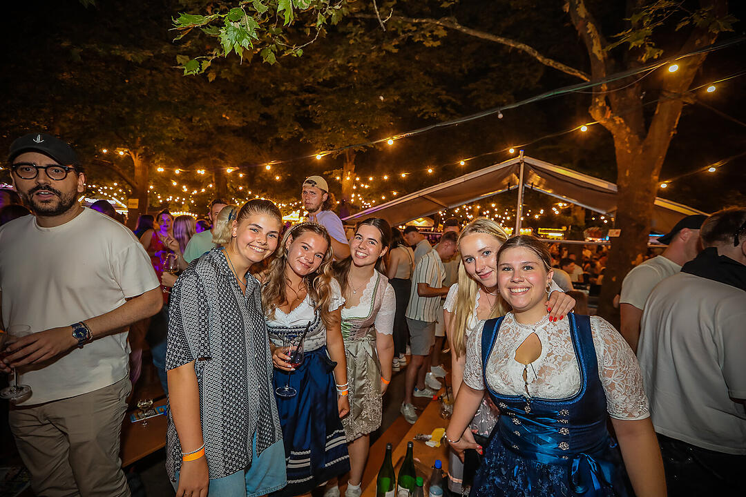 Impressionen vom größten Weinfest in Franken!