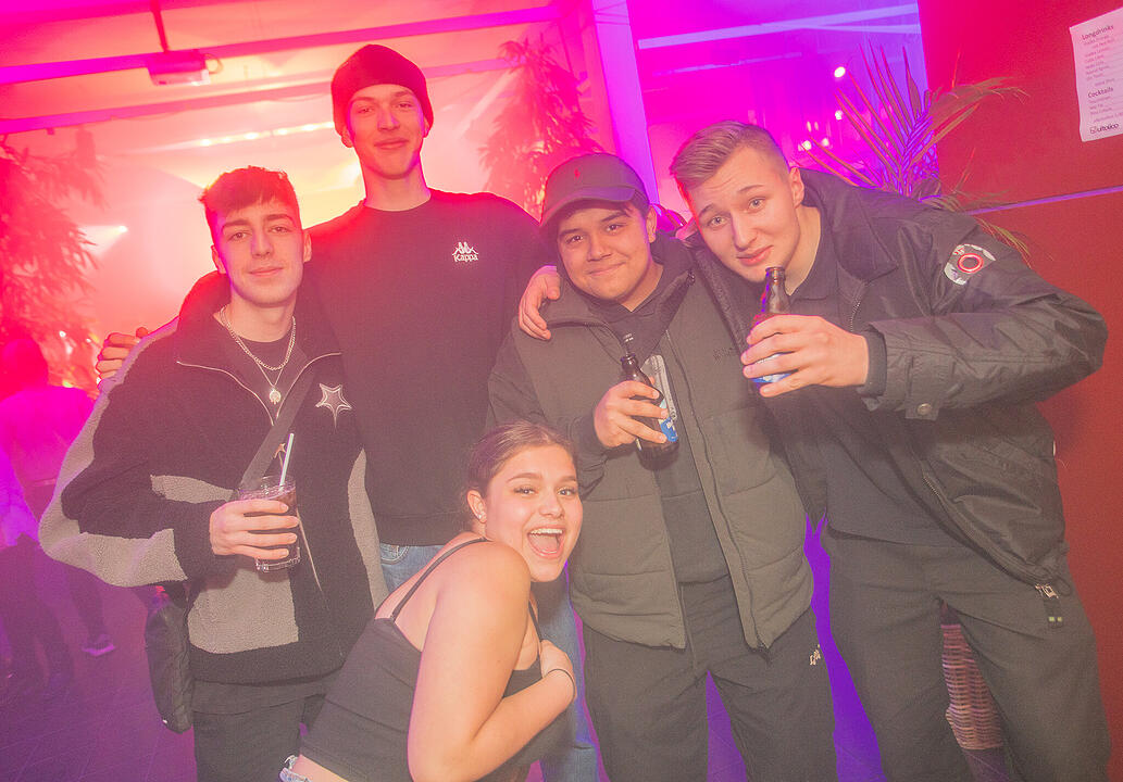 Nach dem einschlagenden Erfolg der ersten Kufa Club Night wurde ausgelassen die 2. Auflage gefeiert.