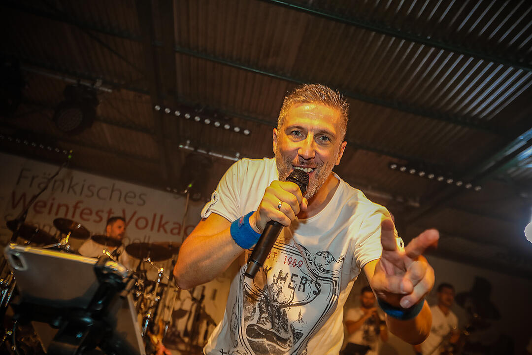 Impressionen vom größten Weinfest in Franken!