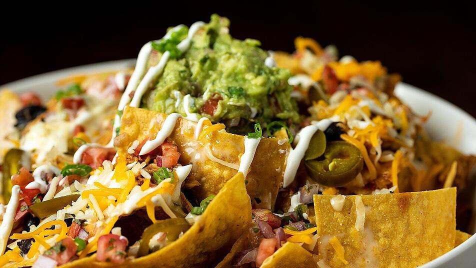Ofenwarme Nachos zum Dippen