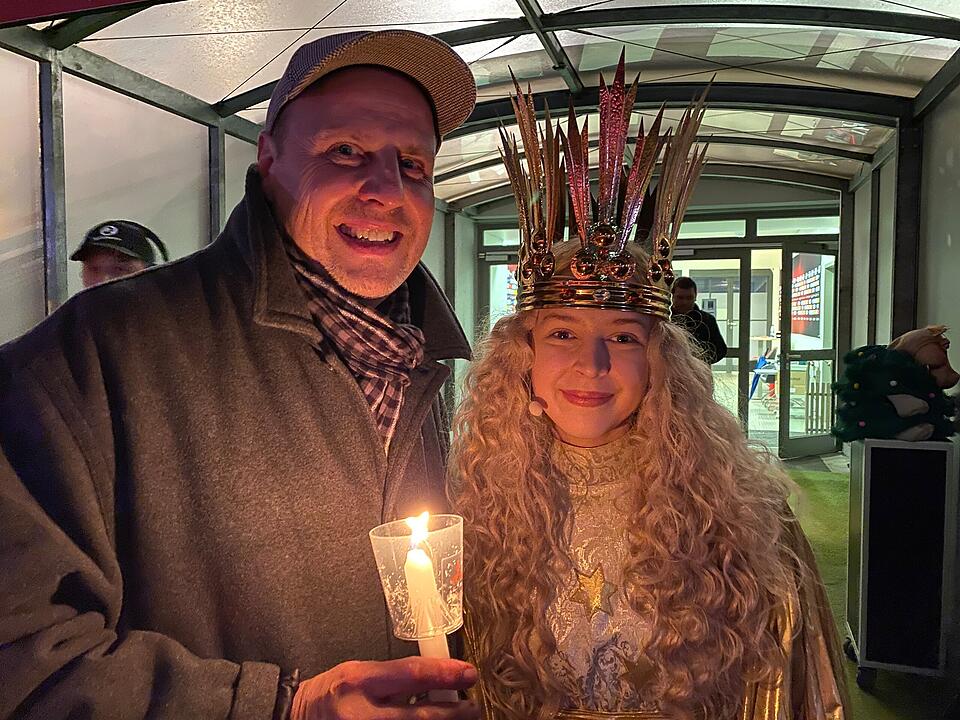 Endlich wieder: Impressionen vom Große Nürnberger Adventssingen 2022 im Max-Morlock-Stadion