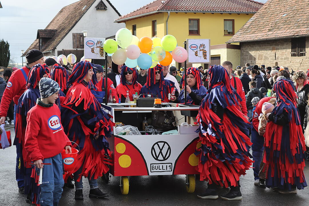 Die Hauptstrasse wurde zur Partymeile