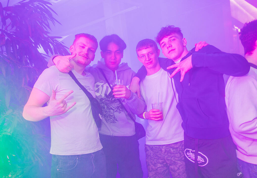Nach dem einschlagenden Erfolg der ersten Kufa Club Night wurde ausgelassen die 2. Auflage gefeiert.